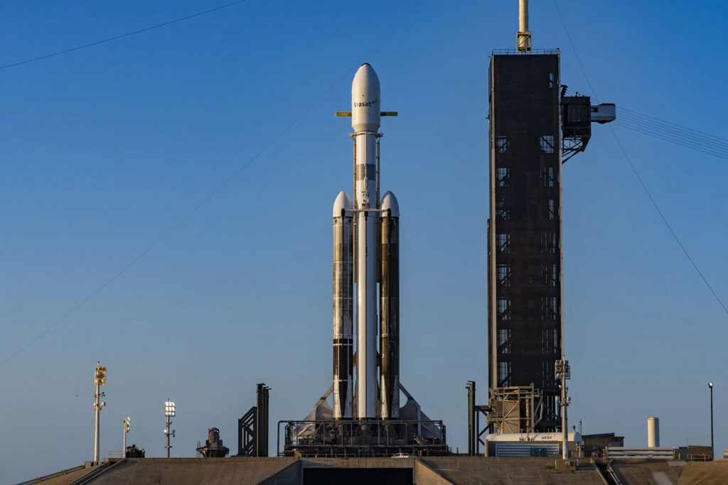 SpaceX e Viasat lançam ao espaço maior satélite de internet do mundo | Mundo & História