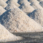 O que é o sal-gema e por que sua extração gerou problemas em Maceió? | Mundo & História
