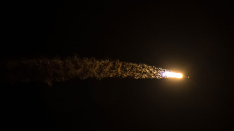 SpaceX lança sua 90ª missão orbital do ano | Mundo & História