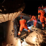 Terremoto na China mata pelo menos 126 pessoas | Mundo & História