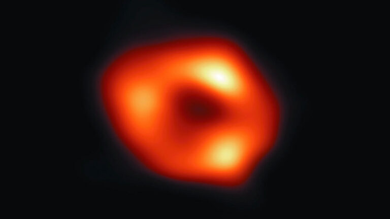 Astrônomo italiano descobre buraco negro mais antigo já visto | Mundo & História