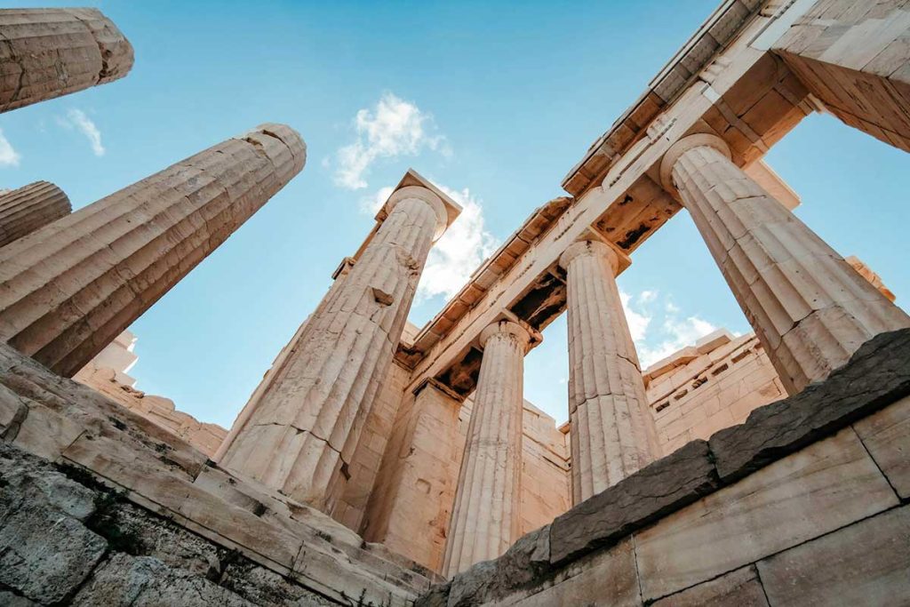 Grécia limita visitas à Acrópole devido a calor extremo | Mundo & História