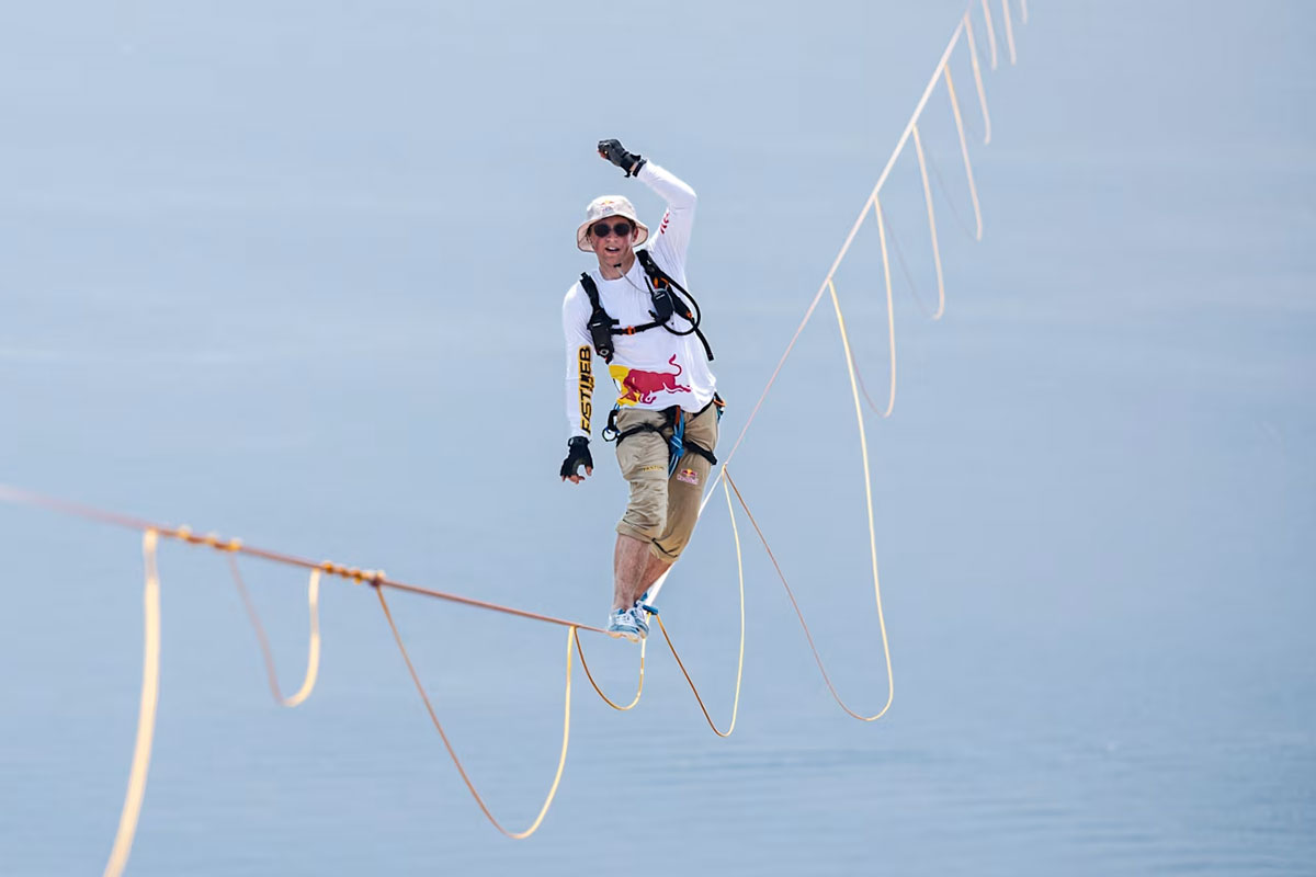 Atleta da Estônia encara o maior slackline do mundo | Mundo & História