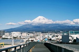 Monte Fuji fica sem neve pela primeira vez em 130 anos | Mundo & História