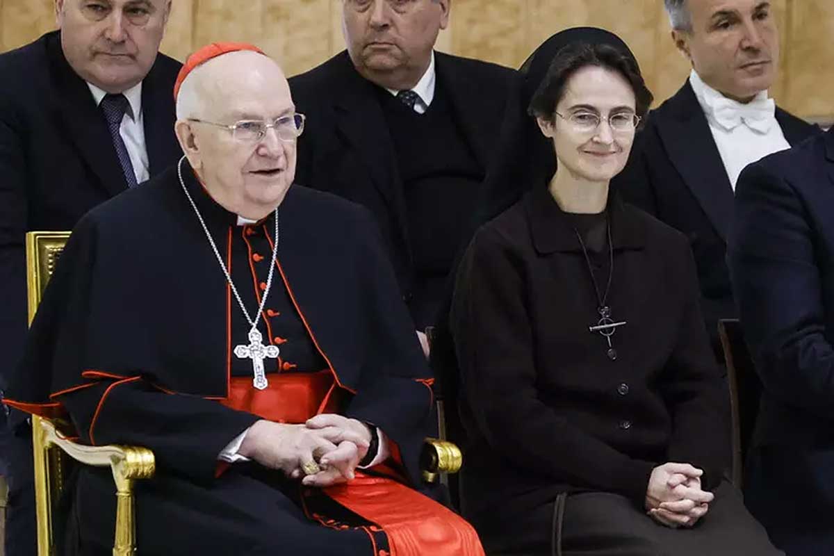 Quem é Raffaella Petrini, a primeira mulher a governar o Vaticano | Mundo & História