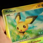 Comerciante na Itália é ameaçada por não ter cartas de Pokémon | Mundo & História